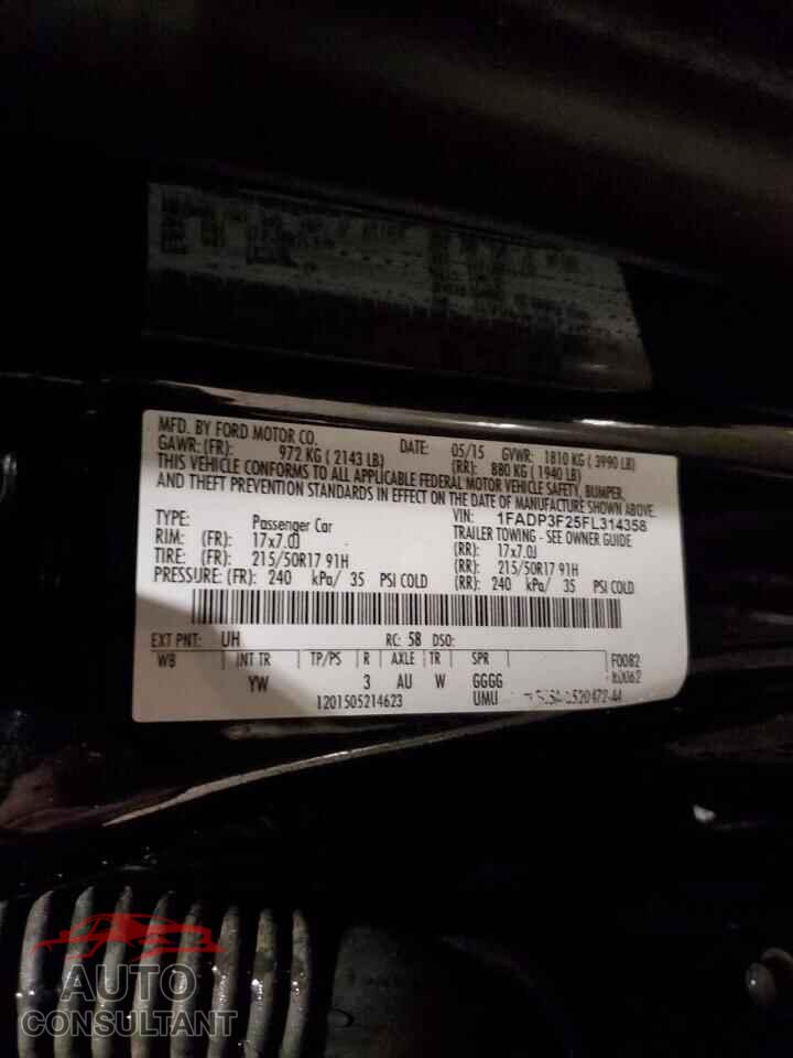 FORD FOCUS 2015 - 1FADP3F25FL314358