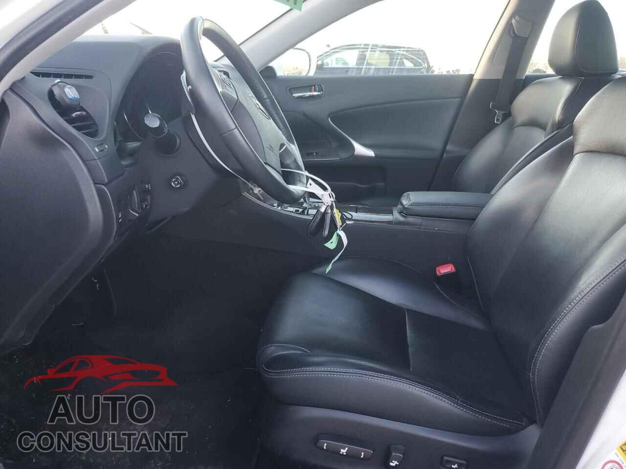 LEXUS IS 2011 - JTHCF5C29B5051216