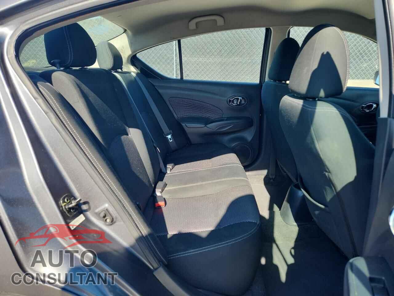 NISSAN VERSA 2017 - 3N1CN7AP3HL903103