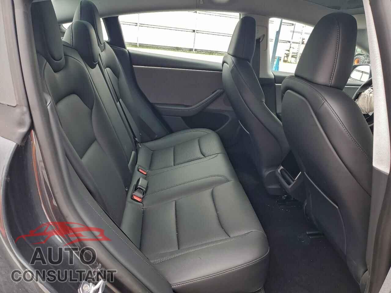 TESLA MODEL 3 2025 - 5YJ3E1EA0SF026902