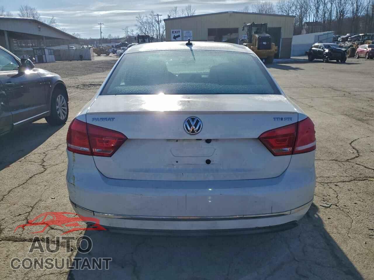 VOLKSWAGEN PASSAT 2014 - 1VWCN7A32EC005882