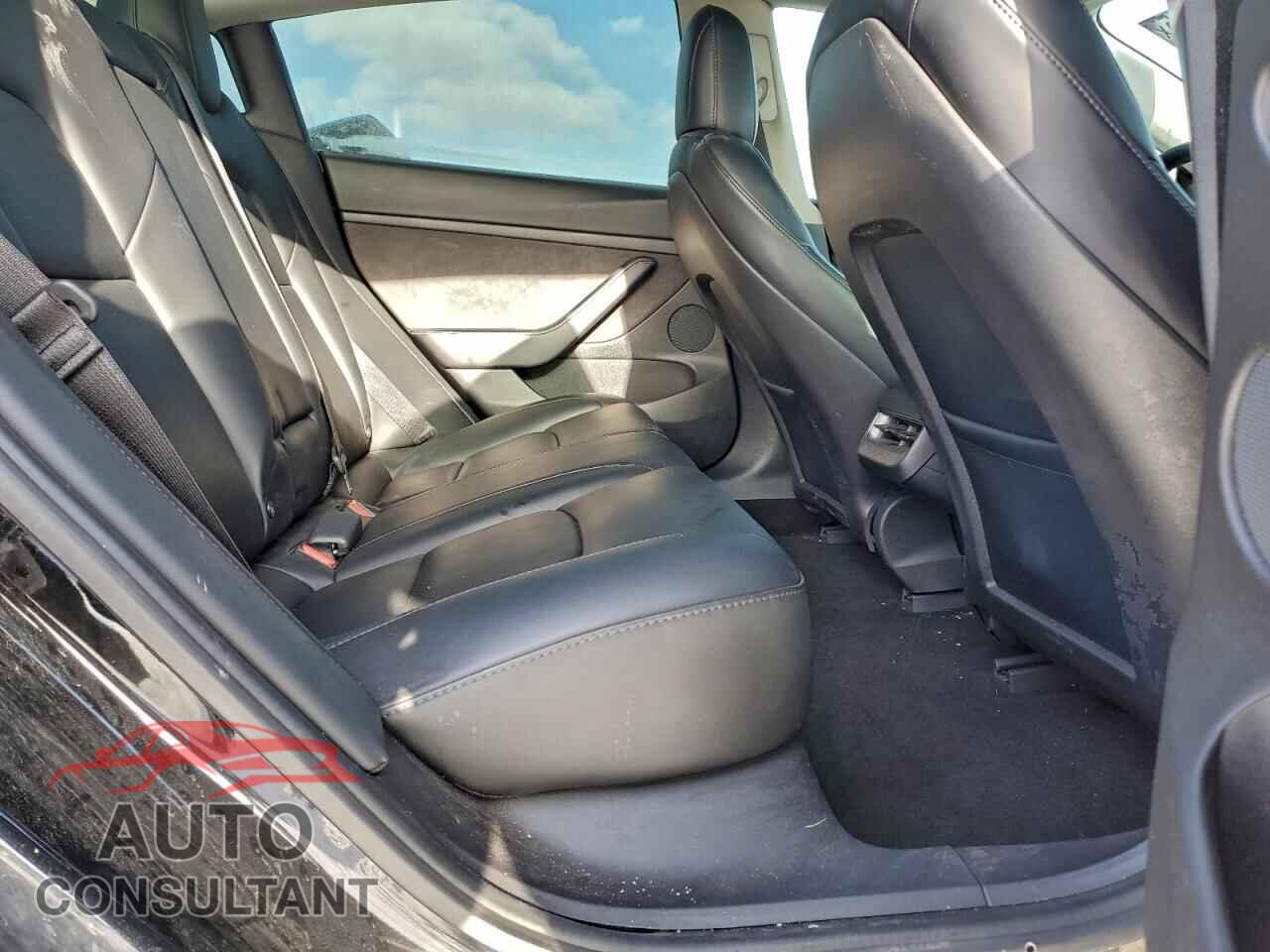 TESLA MODEL 3 2021 - 5YJ3E1EAXMF092943