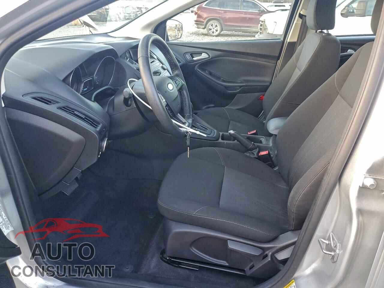 FORD FOCUS 2017 - 1FADP3F20HL335816
