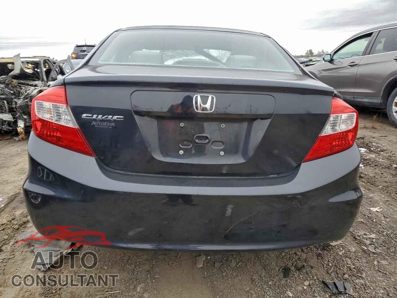 HONDA CIVIC 2012 - 2HGFB2F52CH581084