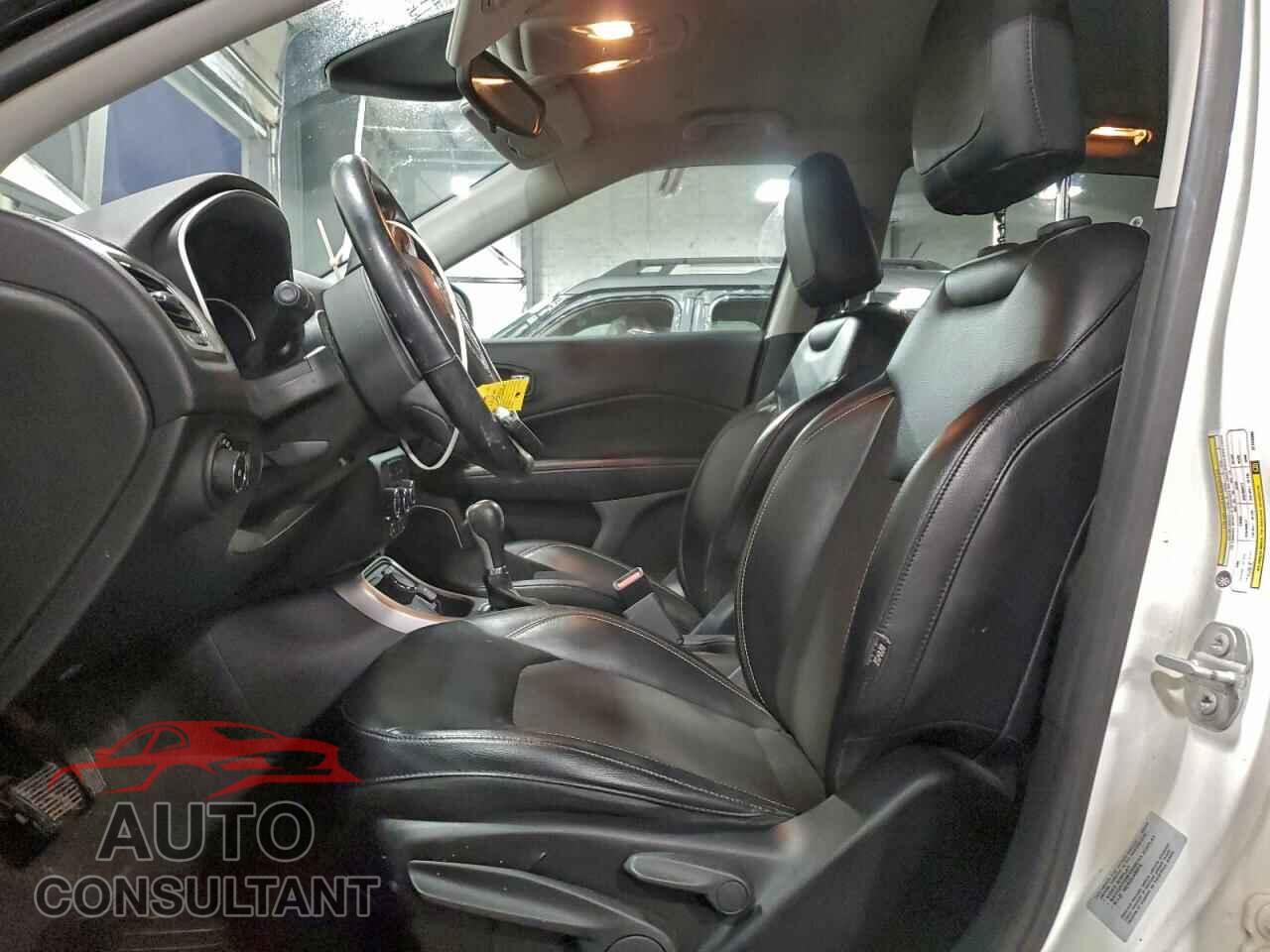 JEEP COMPASS 2018 - 3C4NJDBB7JT142360