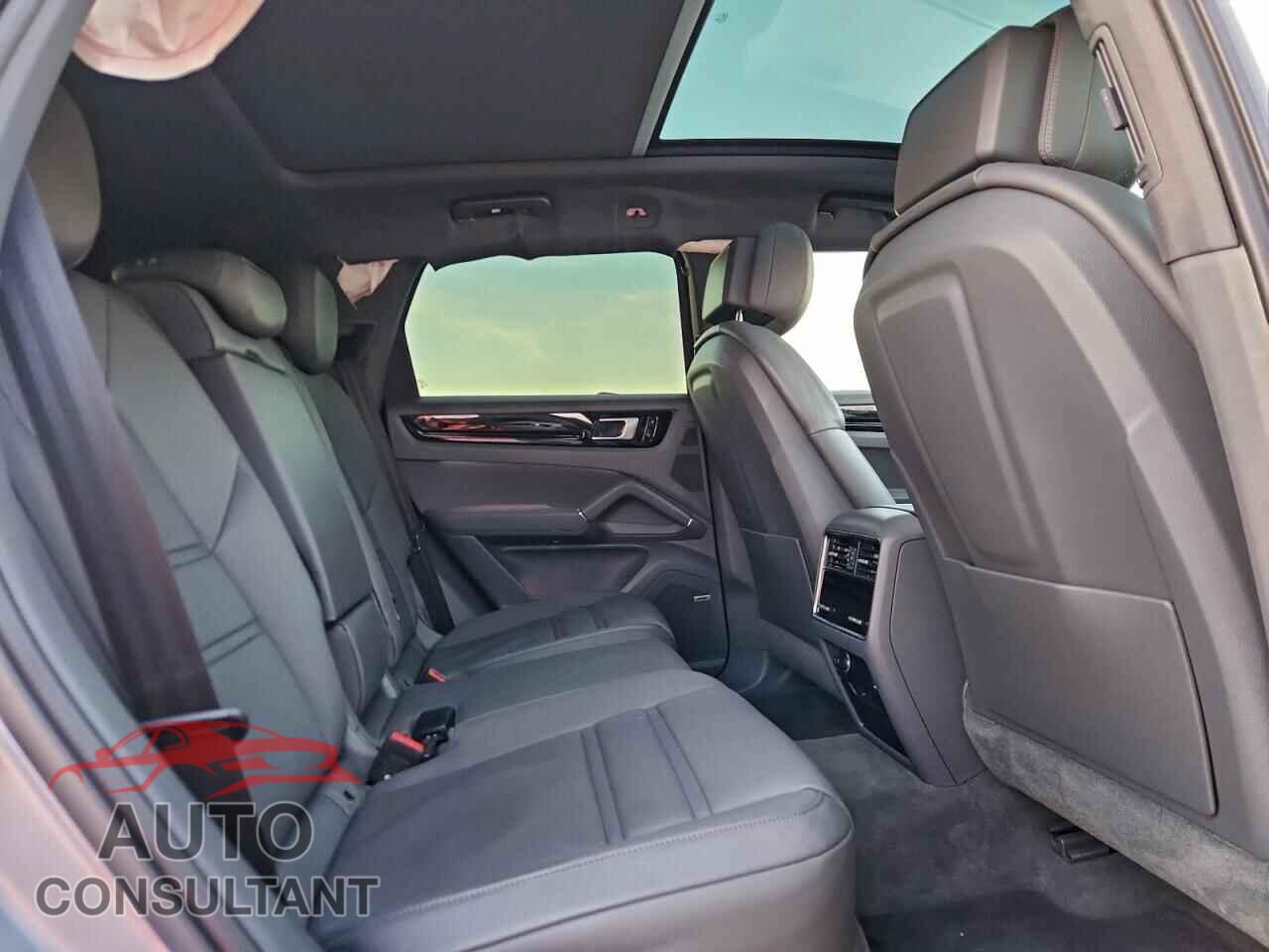 PORSCHE CAYENNE 2019 - WP1AA2AY6KDA03500