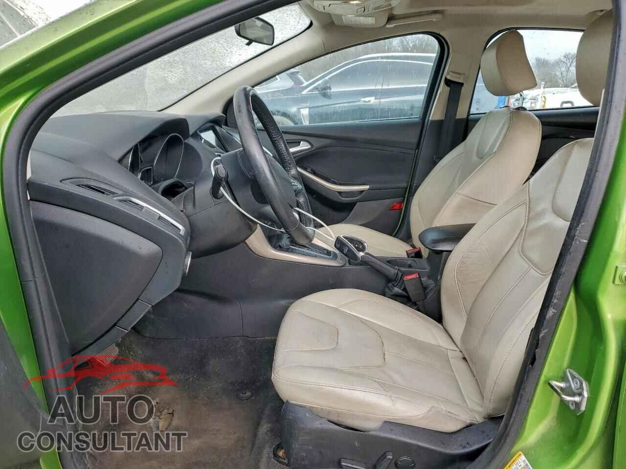 FORD FOCUS 2018 - 1FADP3J24JL314657