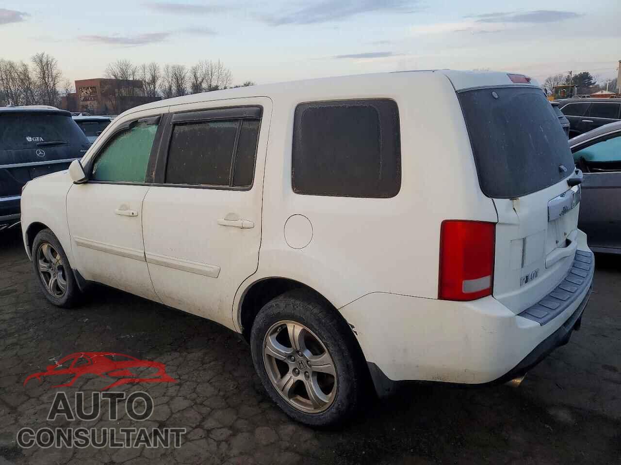 HONDA PILOT 2012 - 5FNYF4H52CB059100