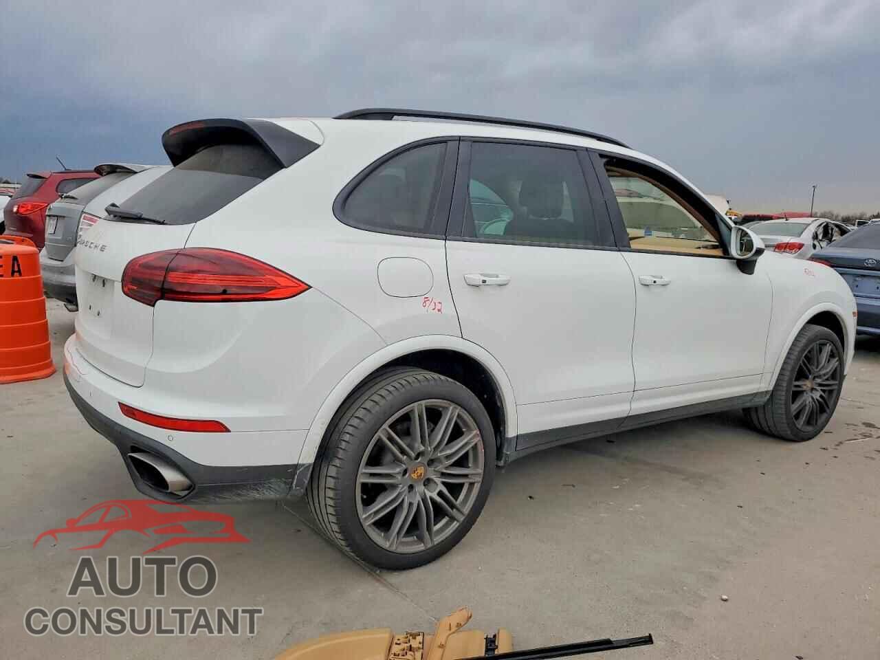 PORSCHE CAYENNE 2017 - WP1AA2A27HKA88945