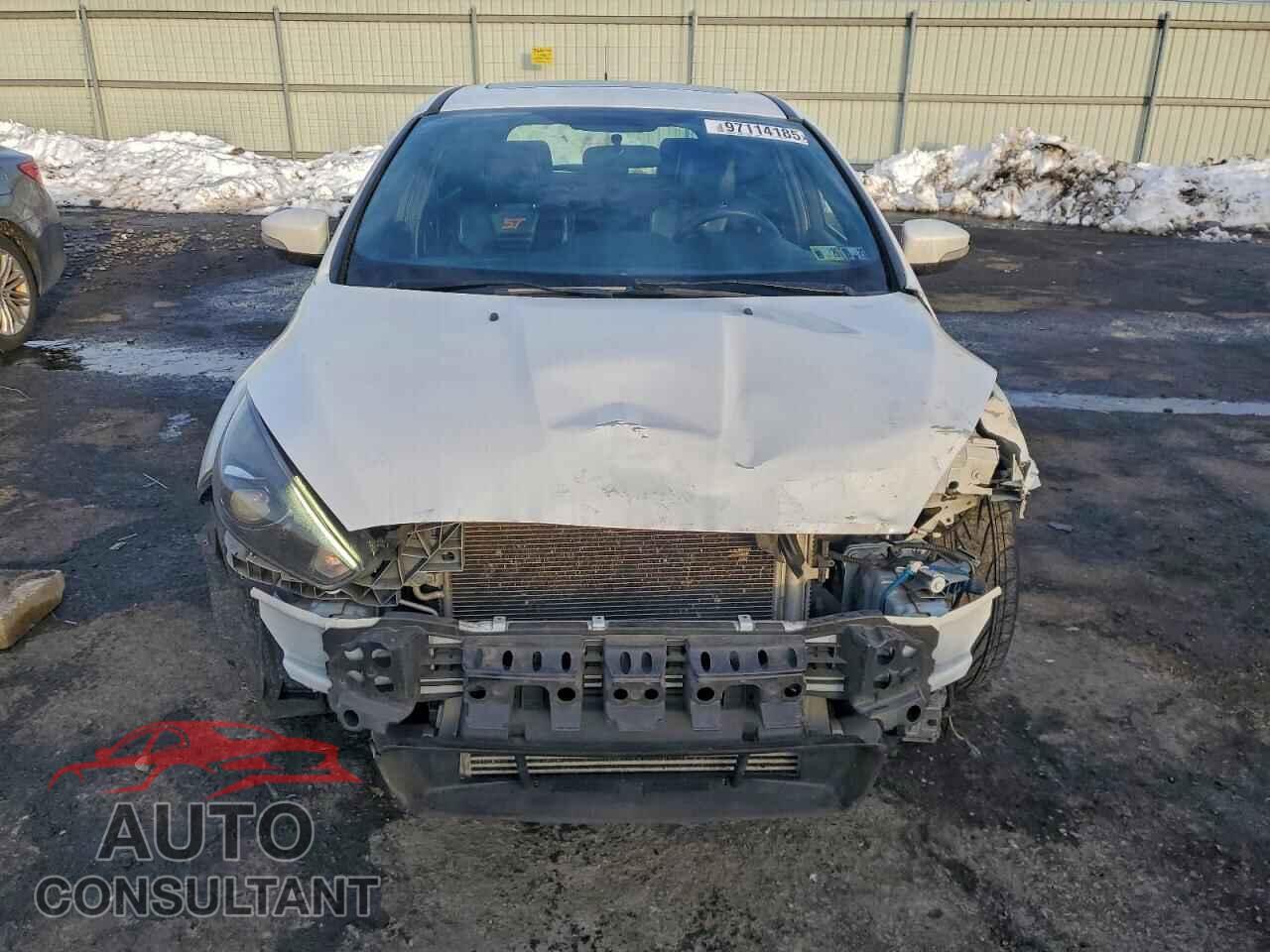 FORD FOCUS 2016 - 1FADP3L94GL357186