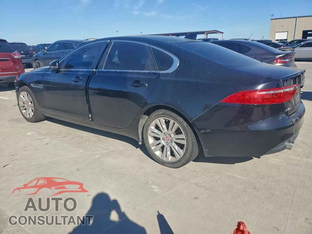 JAGUAR XF 2017 - SAJBD4BV2HCY40421
