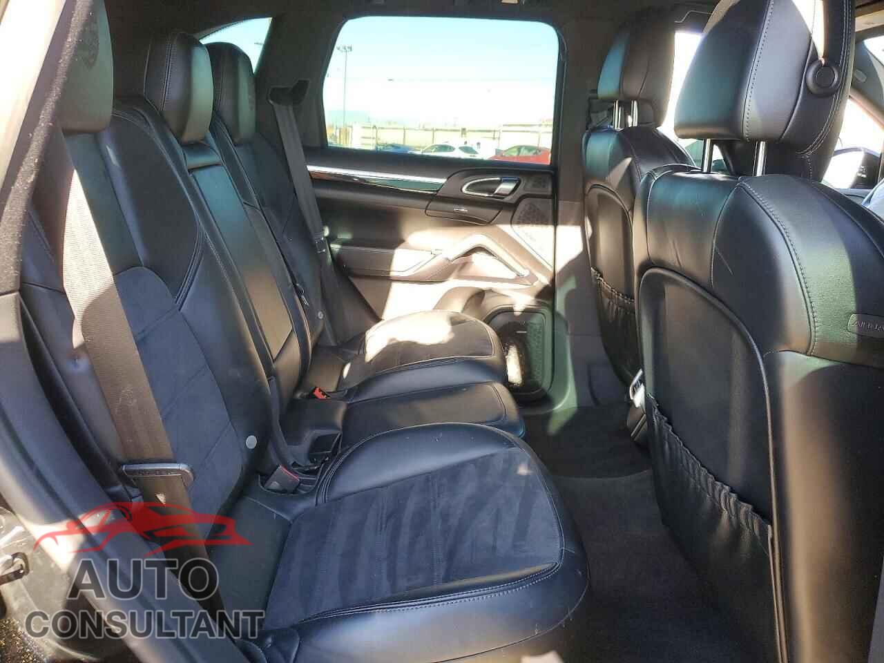 PORSCHE CAYENNE 2017 - WP1AA2A20HKA89371