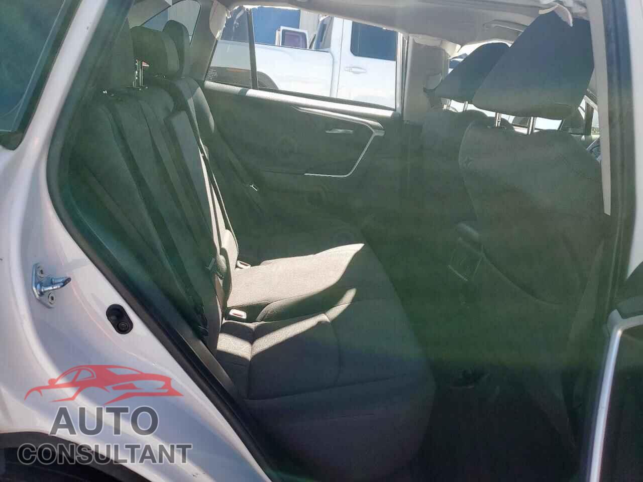 TOYOTA RAV4 2019 - JTMP1RFV5KD031517
