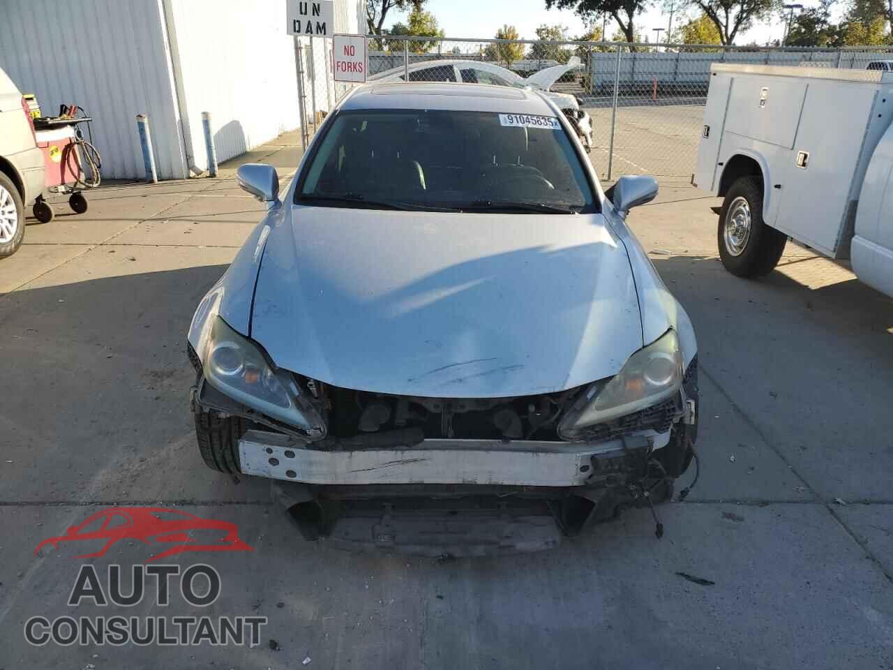 LEXUS IS 2012 - JTHBE5C24C5030418