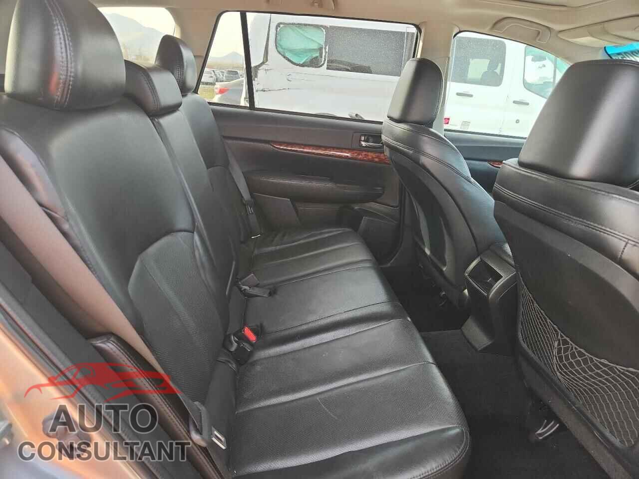 SUBARU OUTBACK 2011 - 4S4BRBKC8B3372801