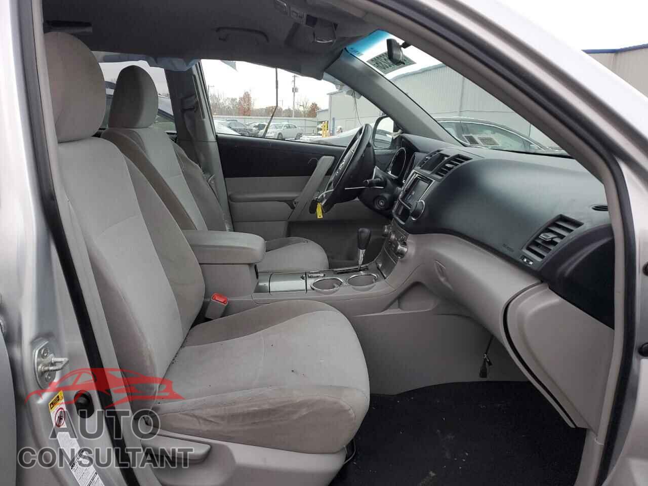TOYOTA HIGHLANDER 2013 - 5TDBK3EH8DS224946