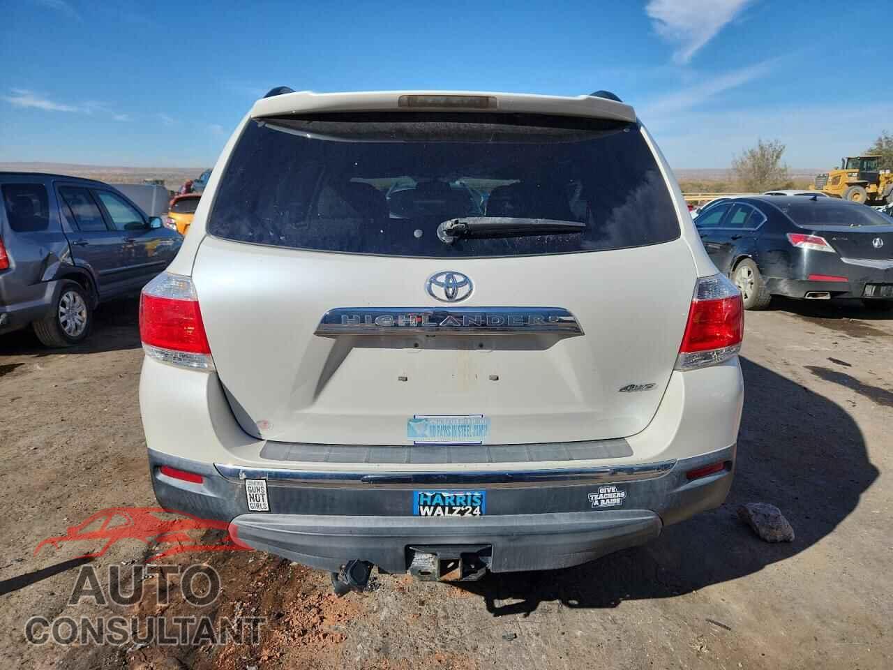 TOYOTA HIGHLANDER 2013 - 5TDBK3EH8DS224929