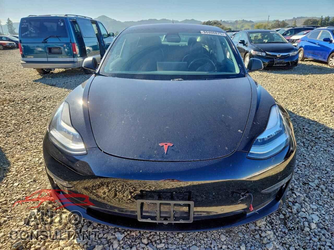 TESLA MODEL 3 2018 - 5YJ3E1EB4JF082350