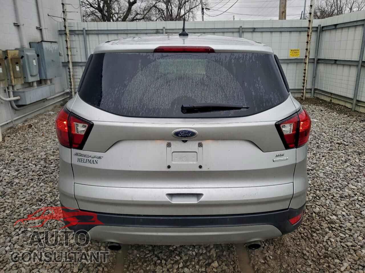FORD ESCAPE 2019 - 1FMCU0GD3KUB64425