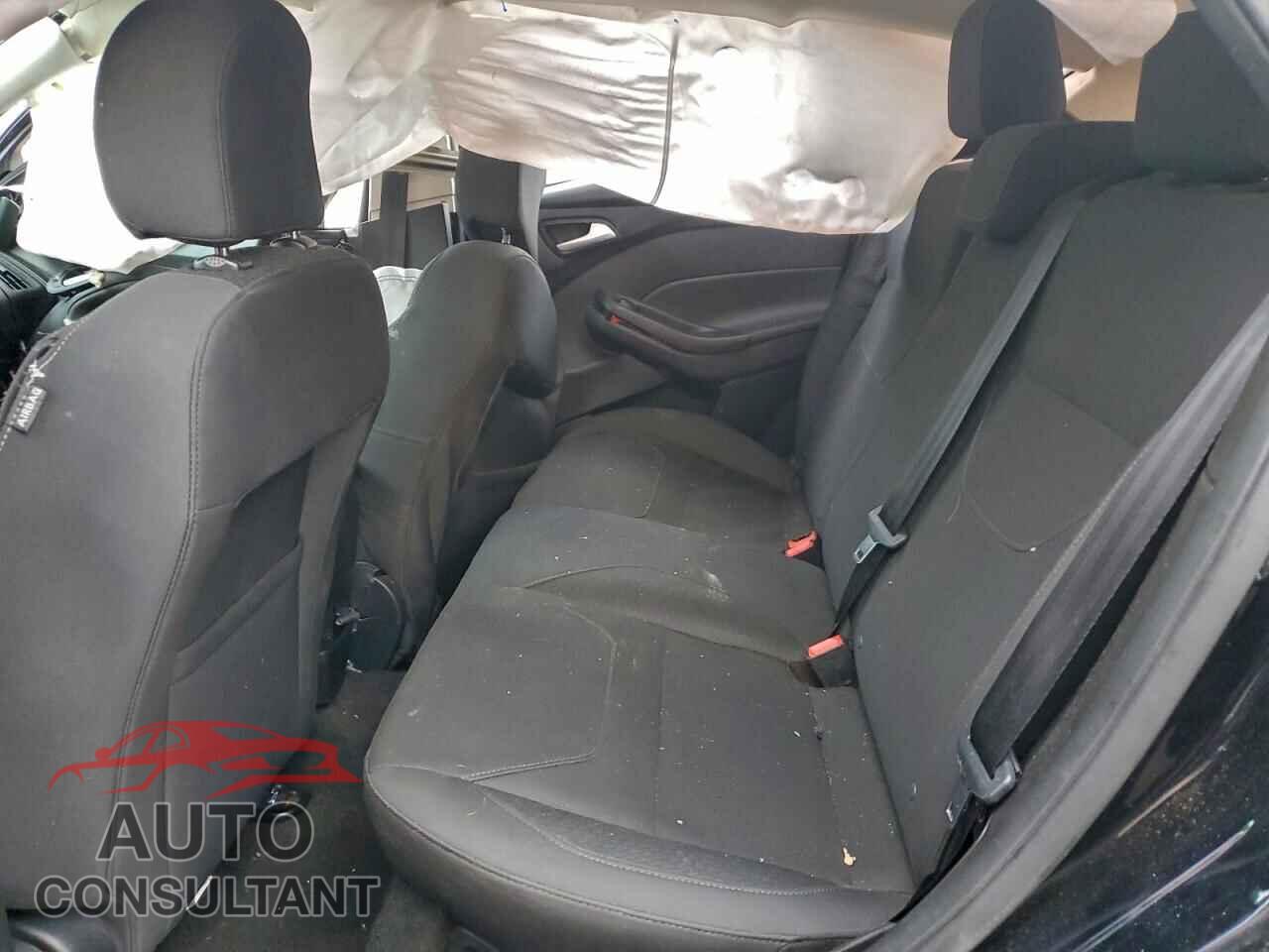 FORD FOCUS 2016 - 1FADP3K27GL334473