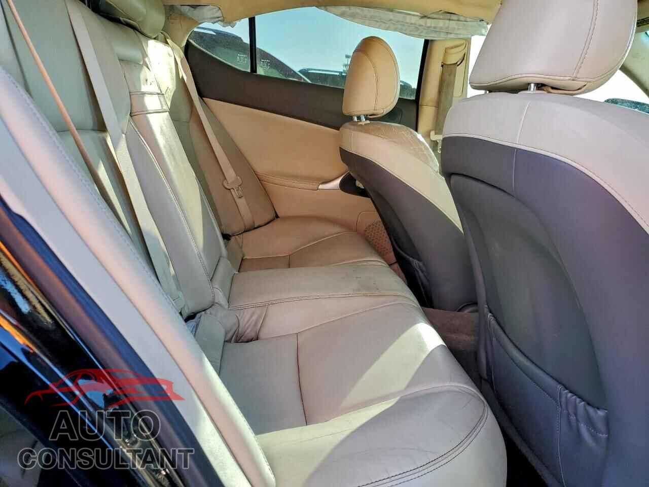 LEXUS IS 2011 - JTHCF5C22B2034968