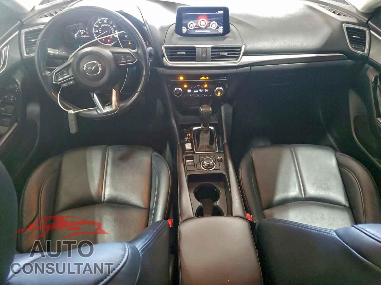 MAZDA 3 2018 - 3MZBN1V31JM170575