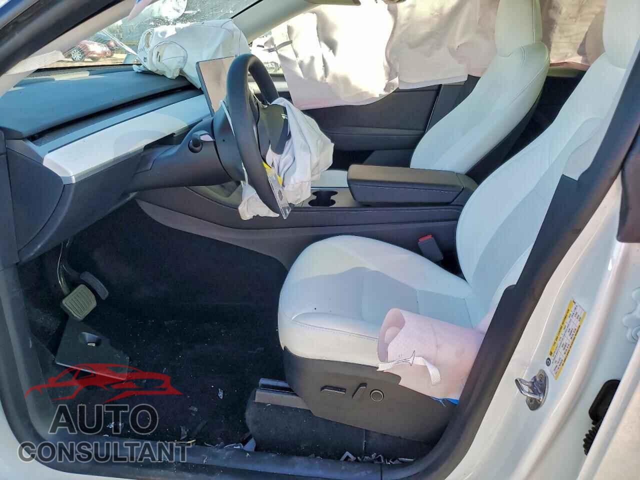 TESLA MODEL Y 2025 - 7SAYGDED2SF254429