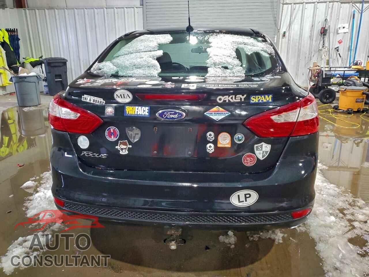 FORD FOCUS 2014 - 1FADP3F27EL445774