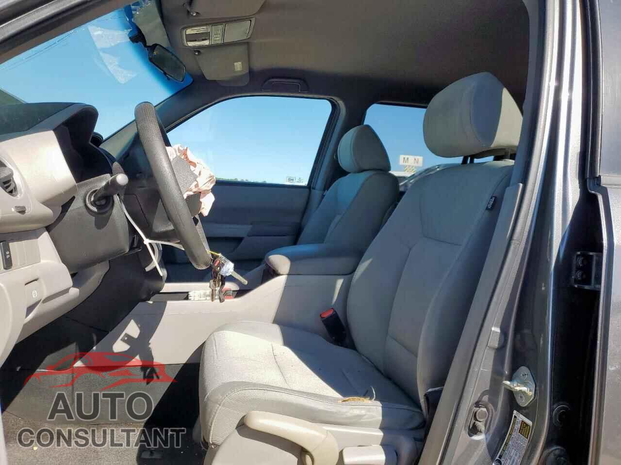 HONDA PILOT 2011 - 5FNYF3H28BB015424