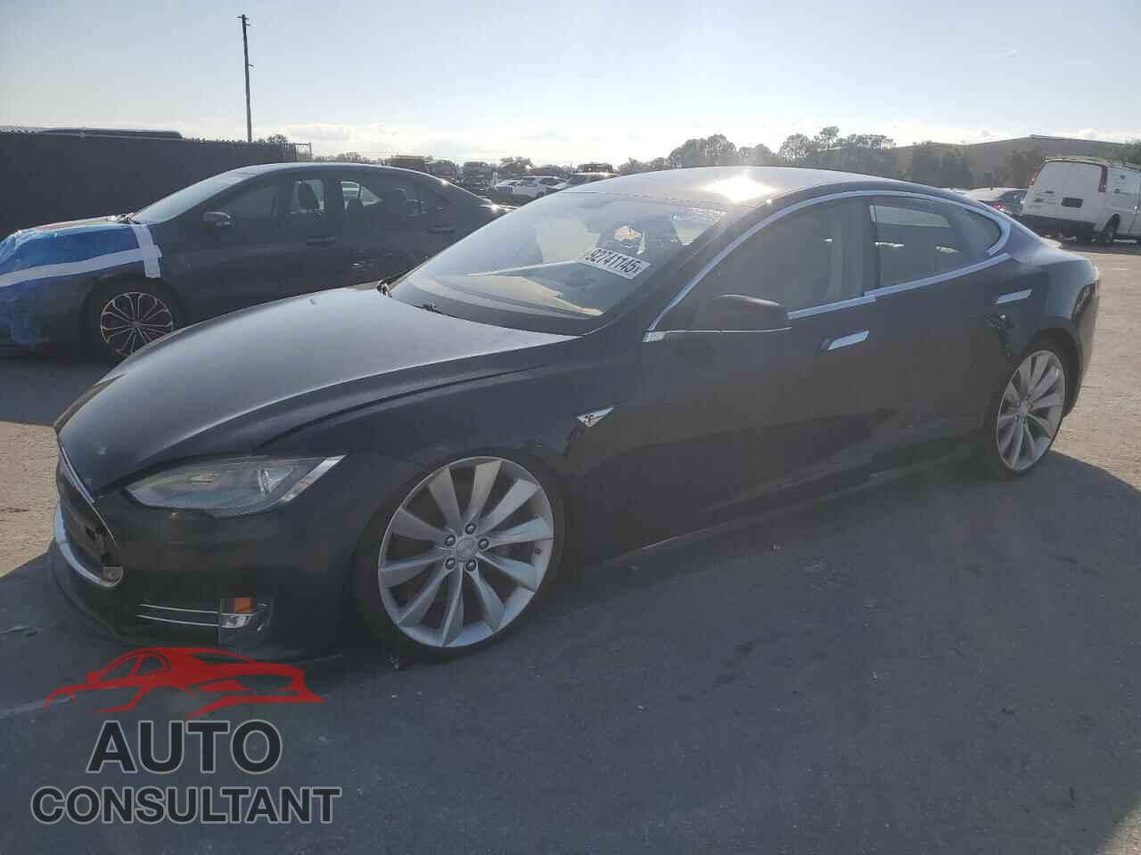 TESLA MODEL S 2013 - 5YJSA1DP2DFP14707