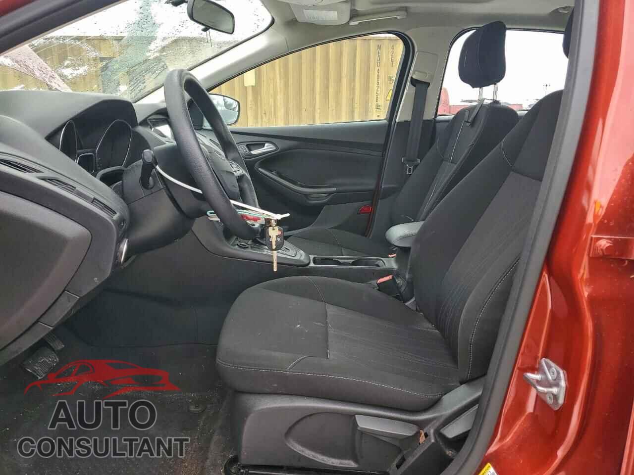 FORD FOCUS 2018 - 1FADP3H28JL310570