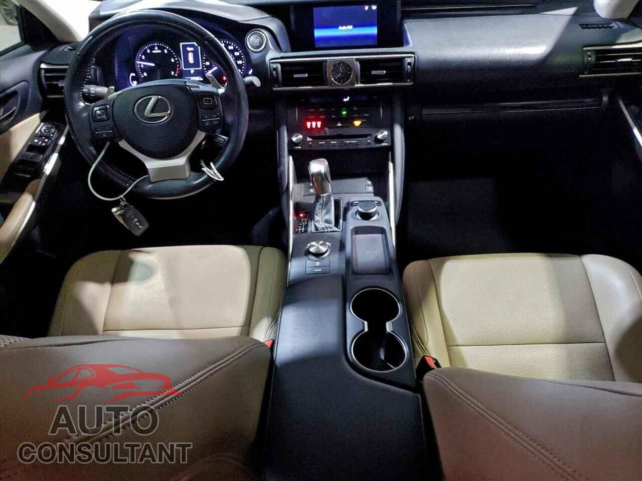 LEXUS IS 2017 - JTHCM1D20H5025237
