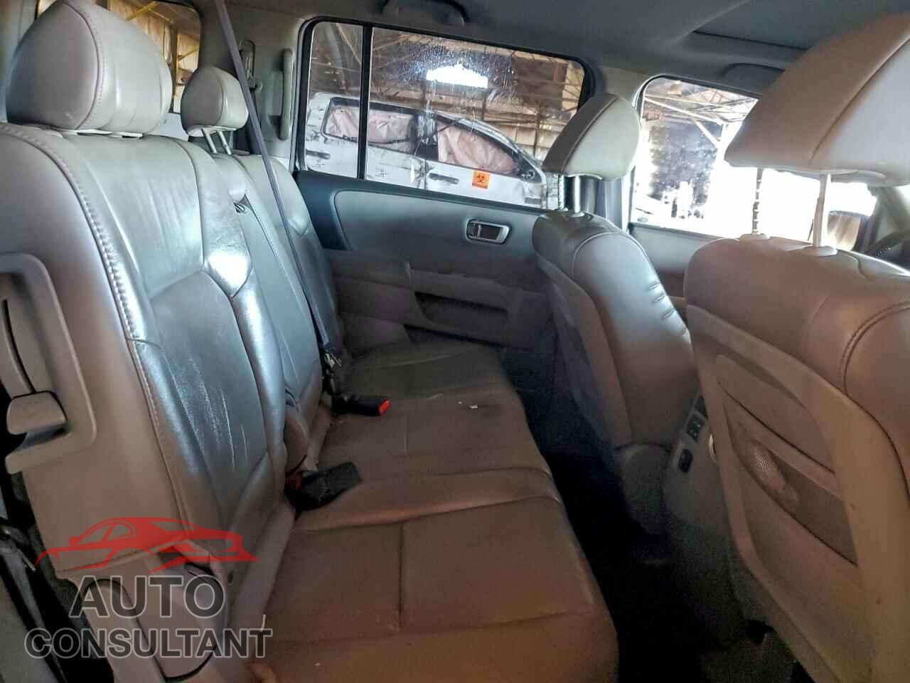 HONDA PILOT 2011 - 5FNYF3H59BB054176