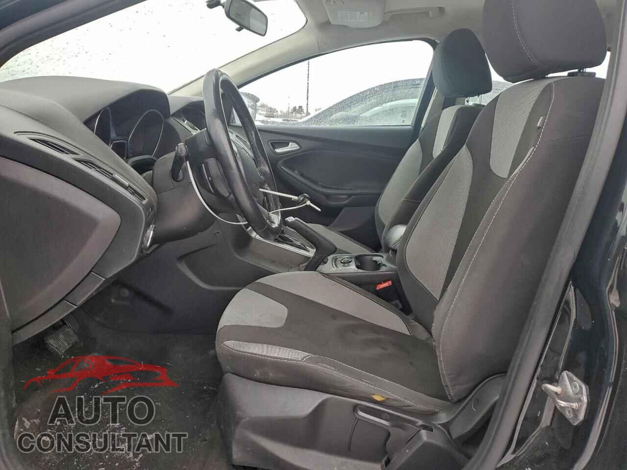 FORD FOCUS 2014 - 1FADP3F2XEL352103