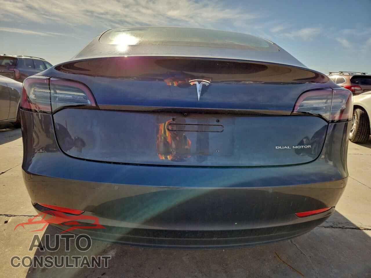 TESLA MODEL 3 2018 - 5YJ3E1EB5JF132303