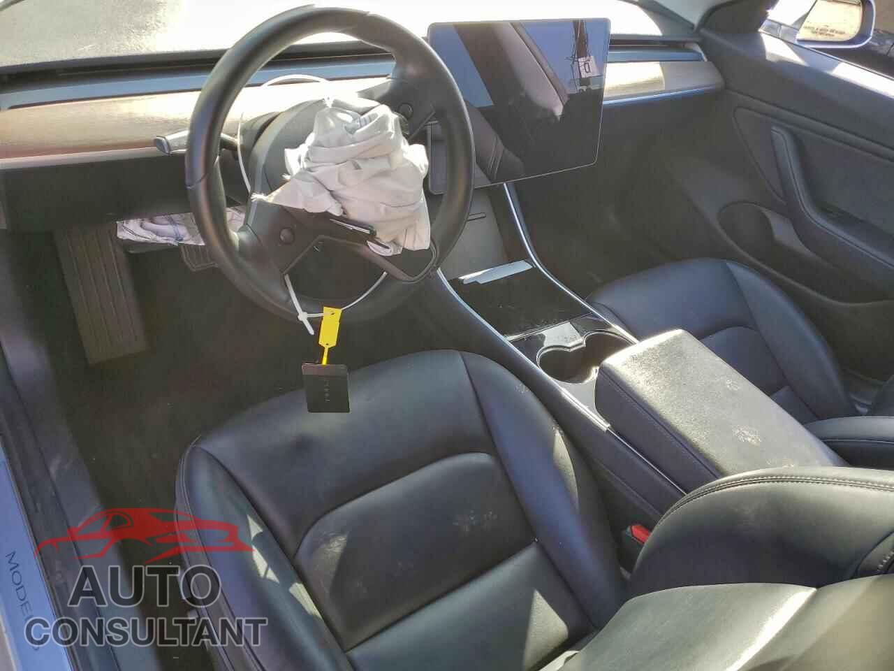 TESLA MODEL 3 2018 - 5YJ3E1EBXJF131017