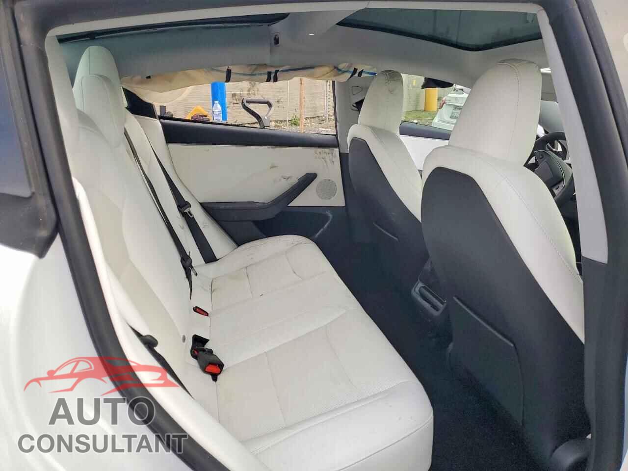 TESLA MODEL 3 2025 - 5YJ3E1EA7SF933100