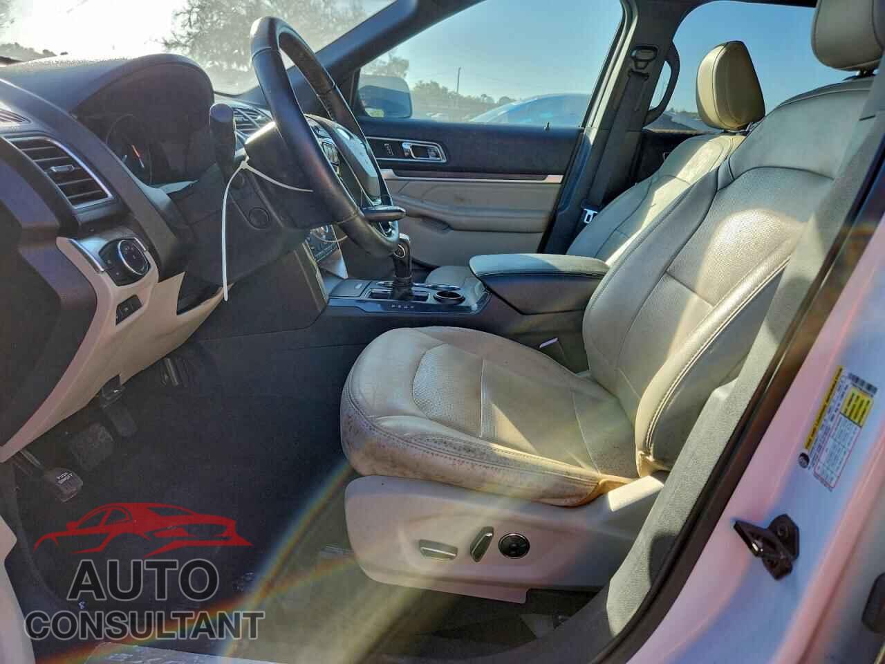 FORD EXPLORER 2018 - 1FM5K7FH8JGB39786