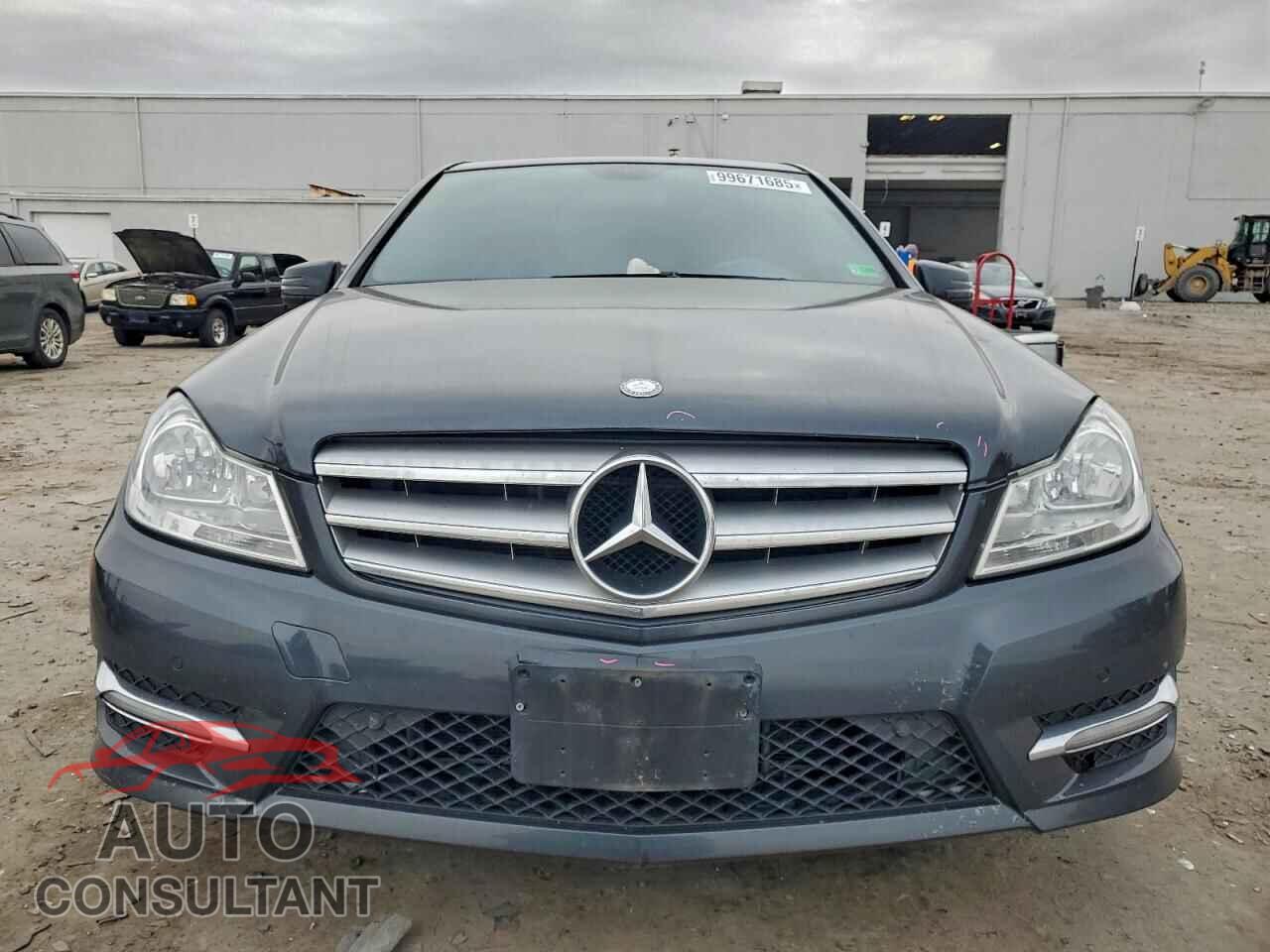 MERCEDES-BENZ C-CLASS 2012 - WDDGF8BB7CF909516