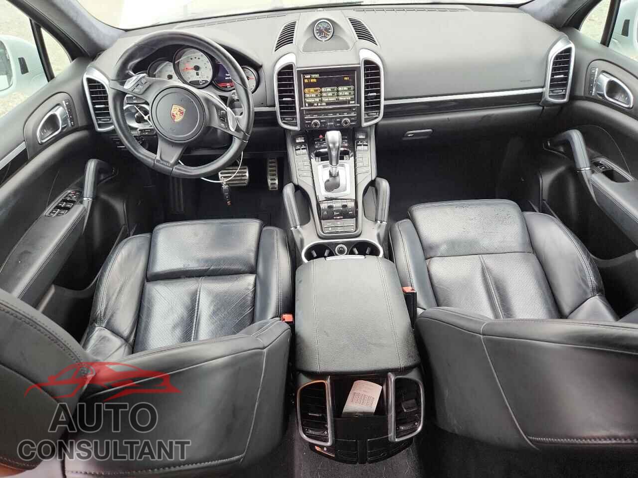 PORSCHE CAYENNE 2013 - WP1AD2A25DLA70844