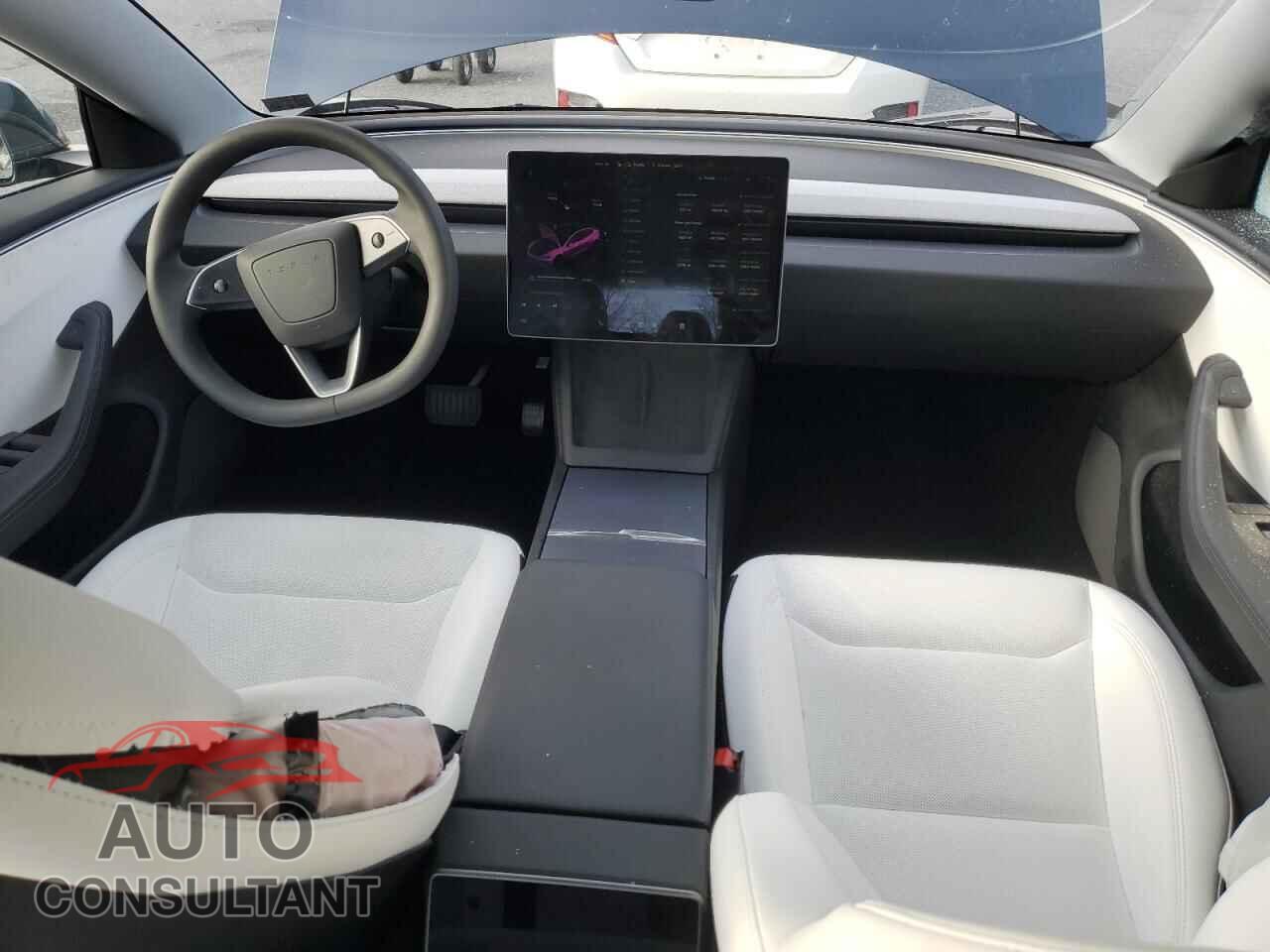 TESLA MODEL 3 2025 - 5YJ3E1EA9SF024579