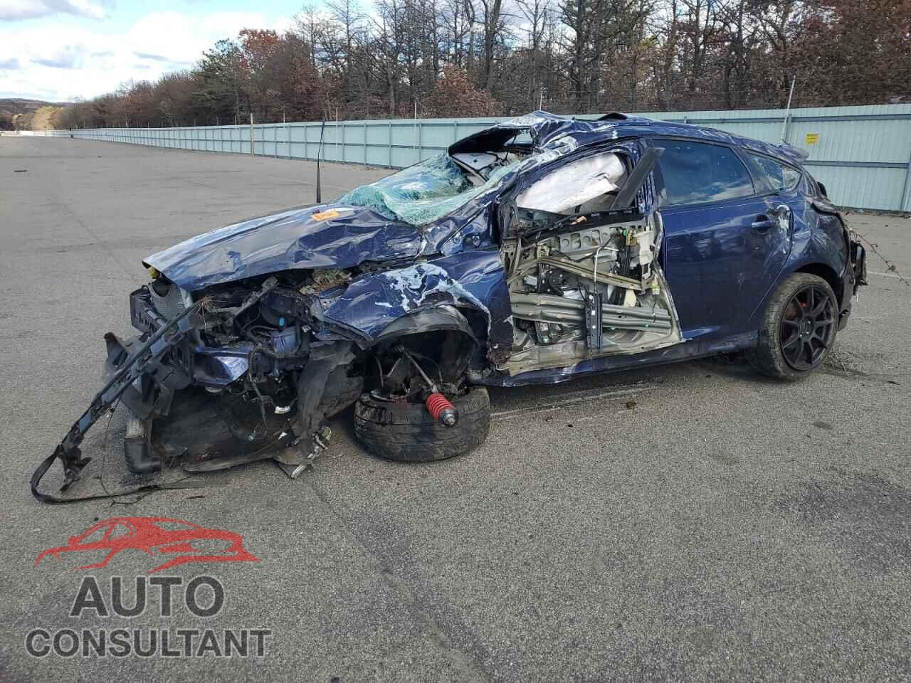 FORD FOCUS 2017 - 1FADP3L90HL234096