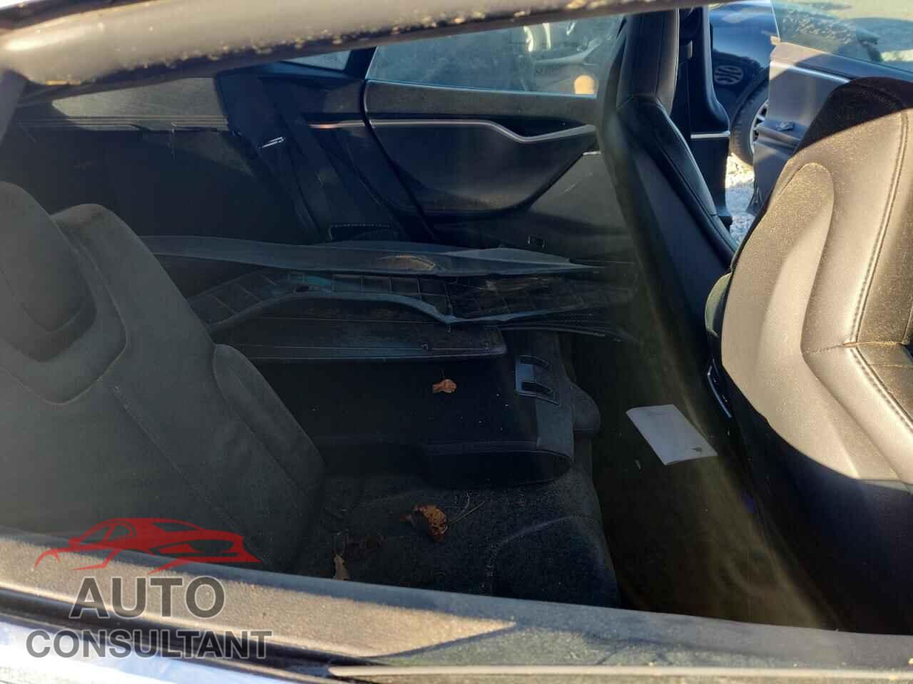 TESLA MODEL S 2013 - 5YJSA1DN8DFP13799