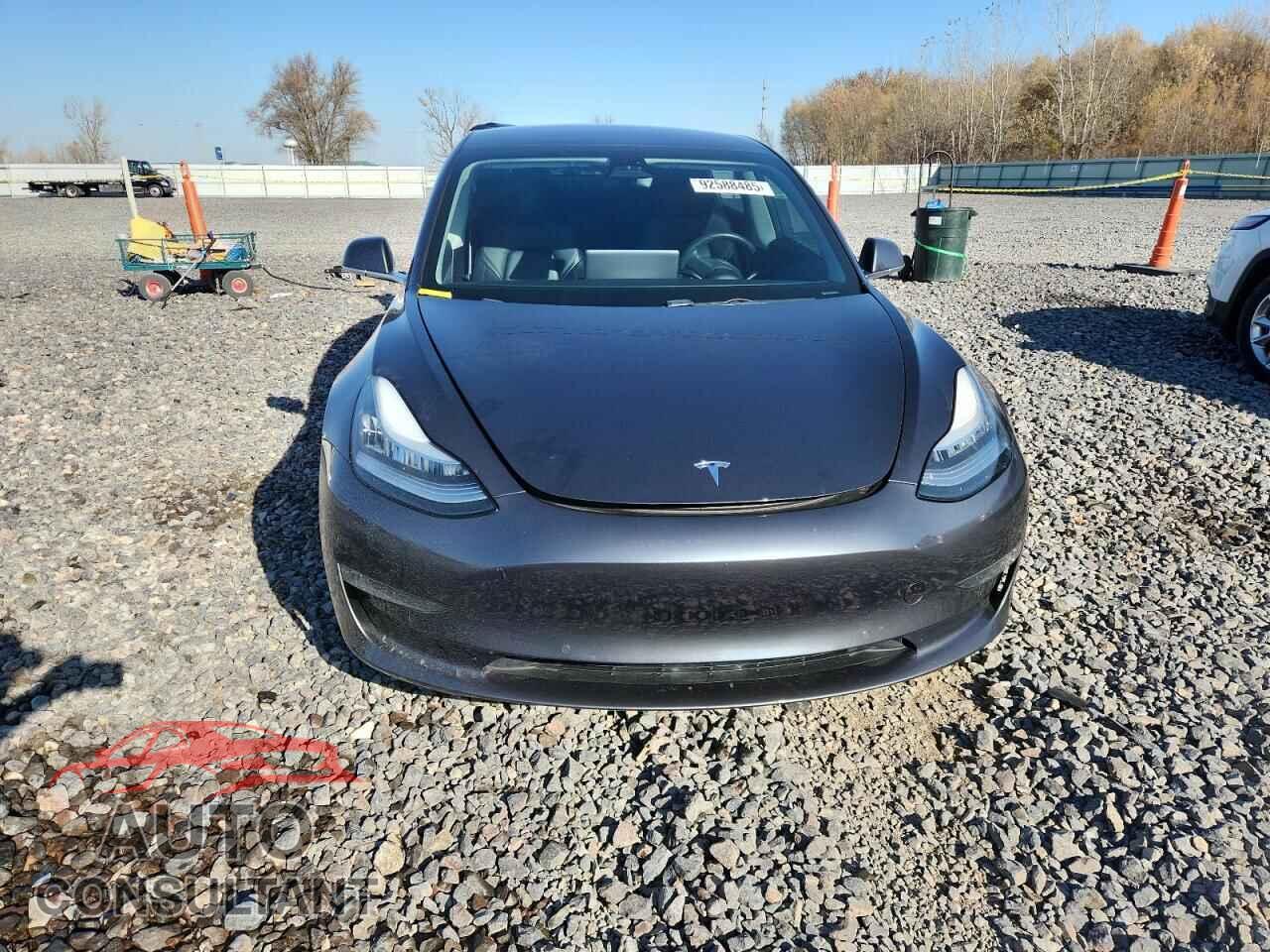 TESLA MODEL 3 2018 - 5YJ3E1EB2JF103745