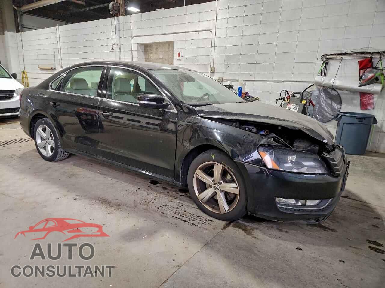 VOLKSWAGEN PASSAT 2015 - 1VWAT7A30FC082796