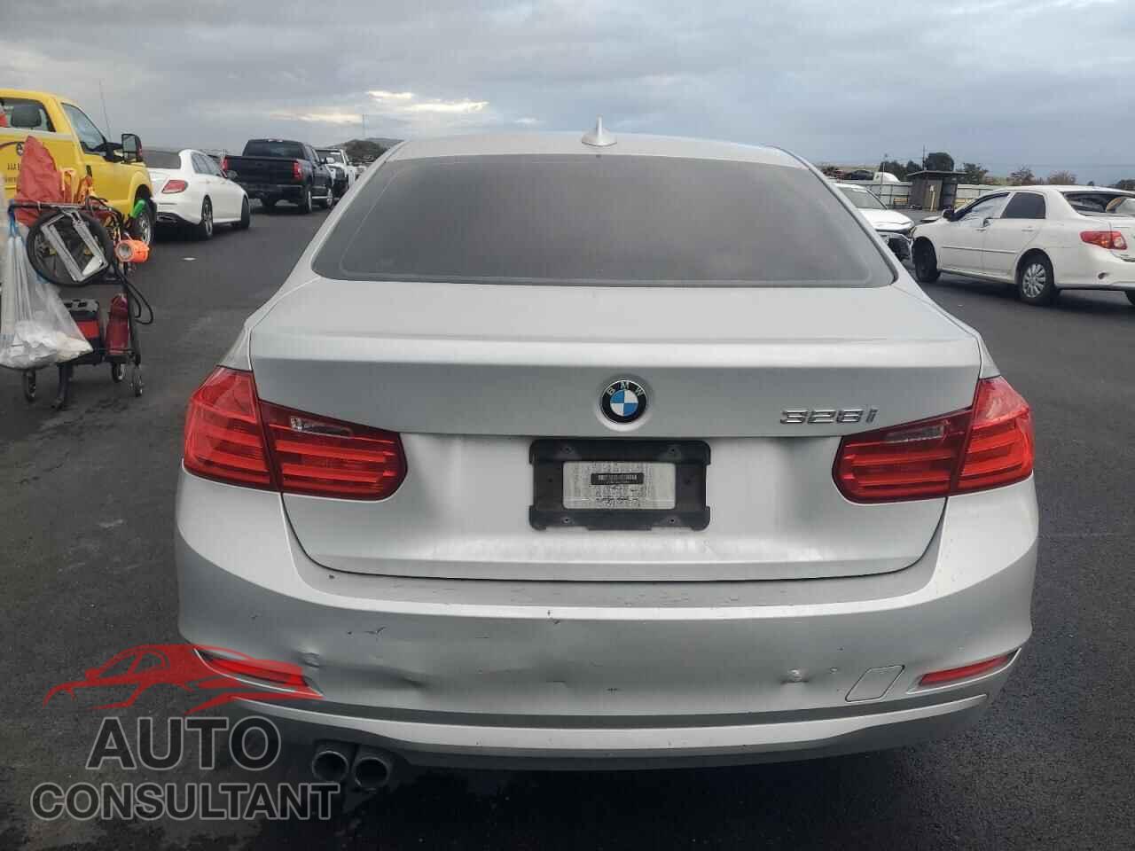 BMW 3 SERIES 2013 - WBA3C1C55DF438062
