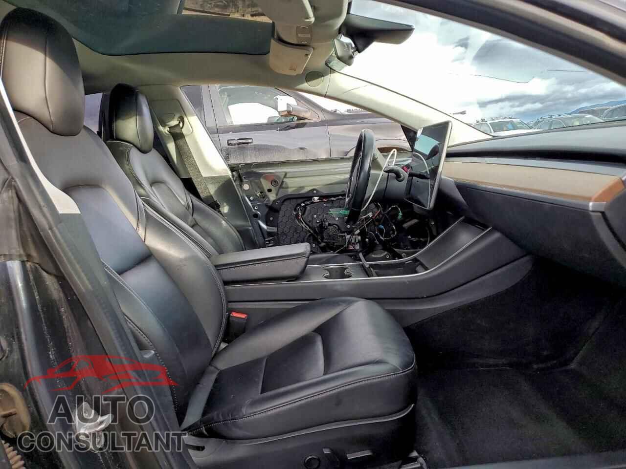 TESLA MODEL 3 2018 - 5YJ3E1EB3JF066530