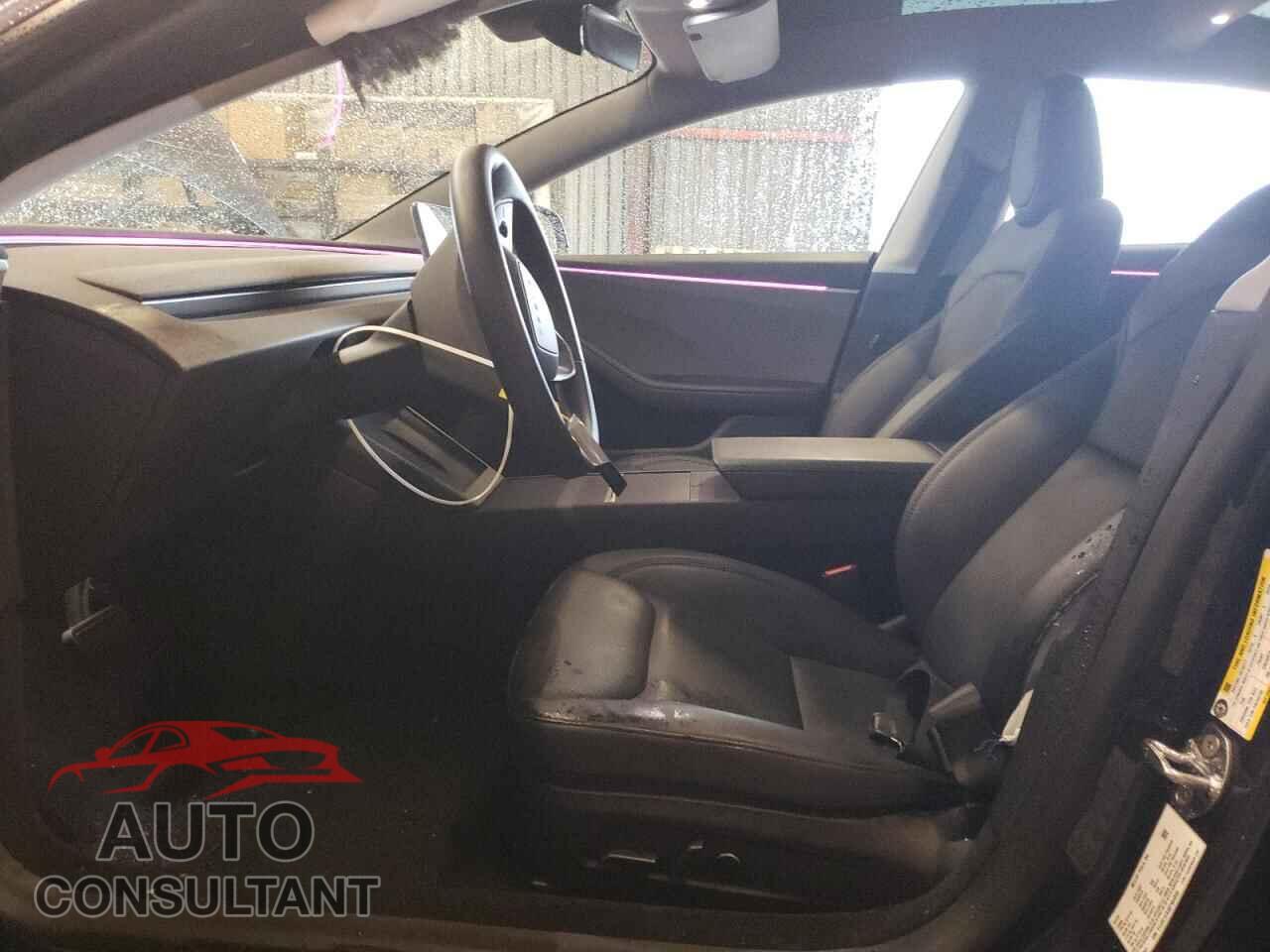 TESLA MODEL 3 2025 - 5YJ3E1EA4SF964868
