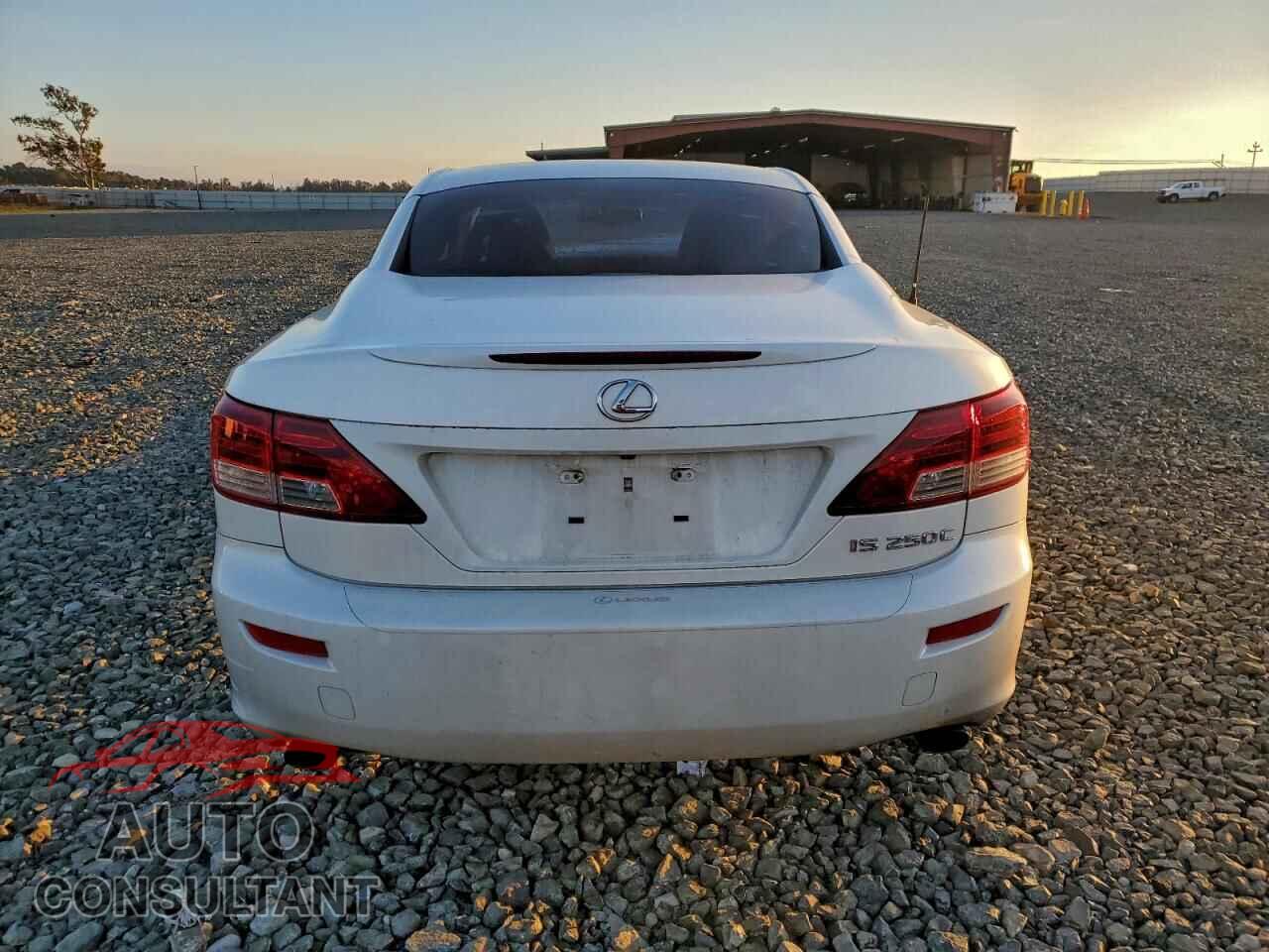 LEXUS IS 2011 - JTHFF2C22B2516013