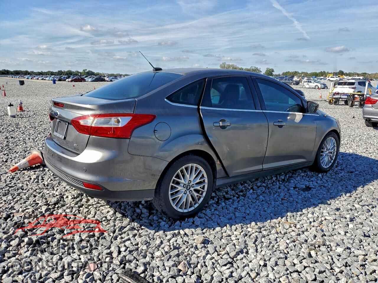 FORD FOCUS 2012 - 1FAHP3H23CL321979